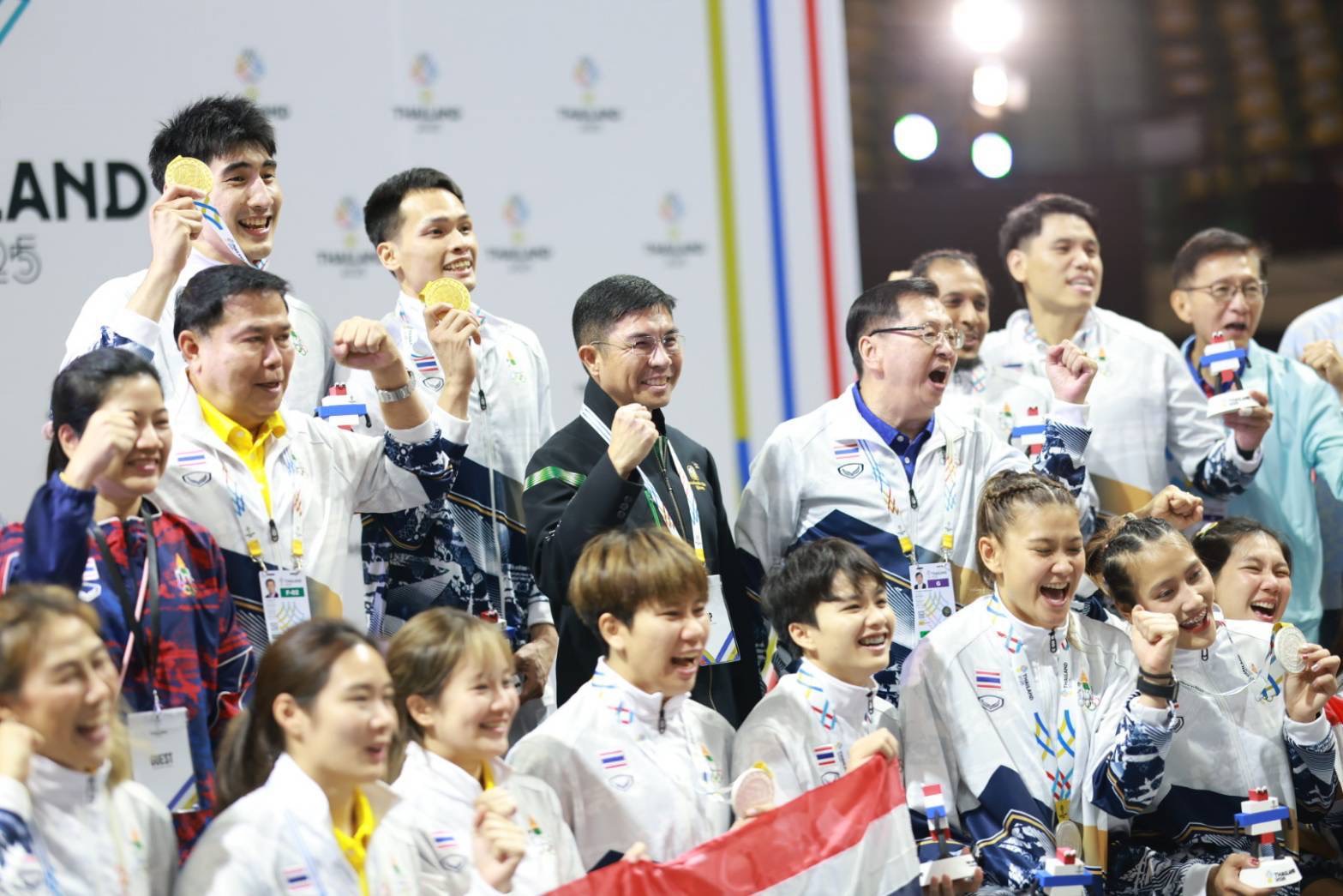 ธ.ก.ส. ร่วมให้กำลังใจนักกีฬาบาสเกตบอลไทยในศึกซีเกมส์ 2025